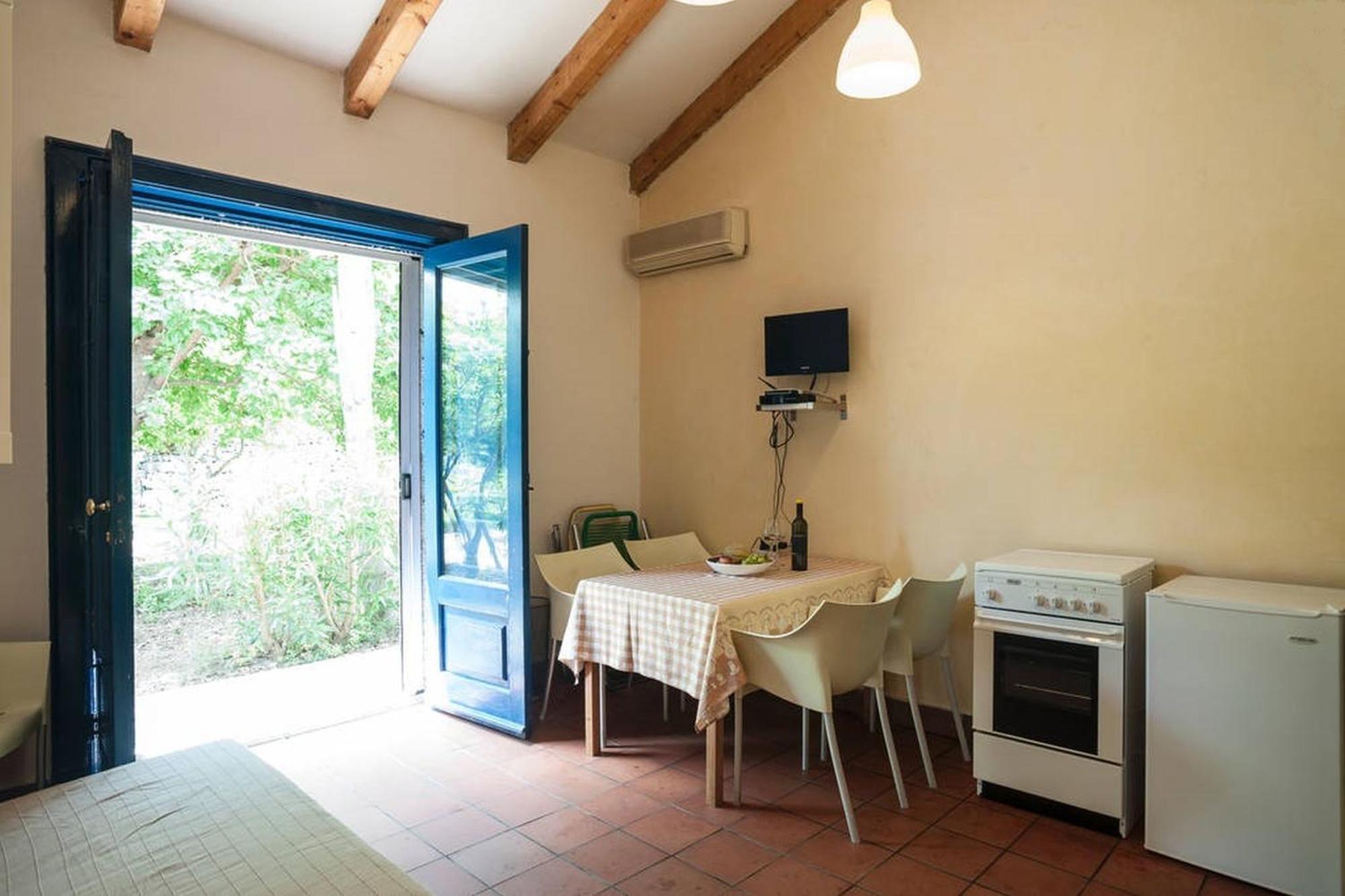 Come In Sicily La Pietra Monaca Apartment Acireale Room photo