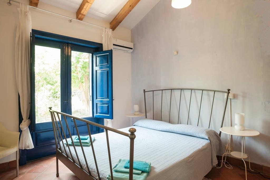 Come In Sicily La Pietra Monaca Apartment Acireale Room photo